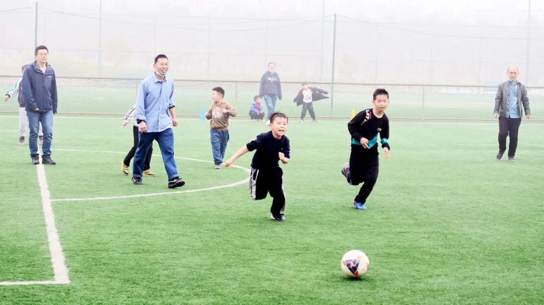 全民健身日健身盛宴点燃运动激情,周末公益养生课