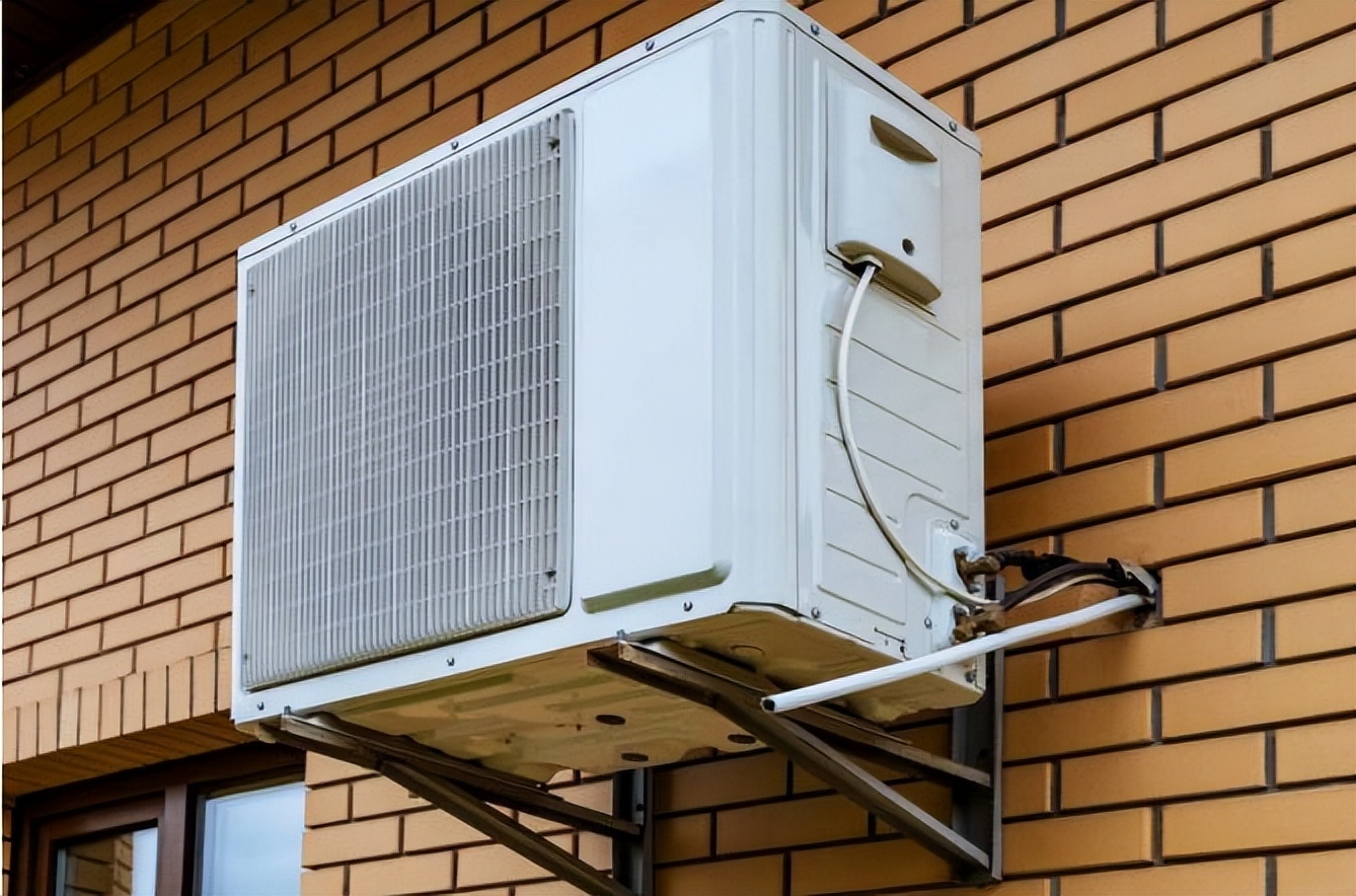 空调外机发出嘟嘟的响声,现在天气热空调外机有响声