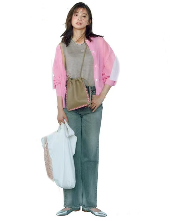 夏季多巴胺配色穿搭,以白色为底色的多巴胺穿搭