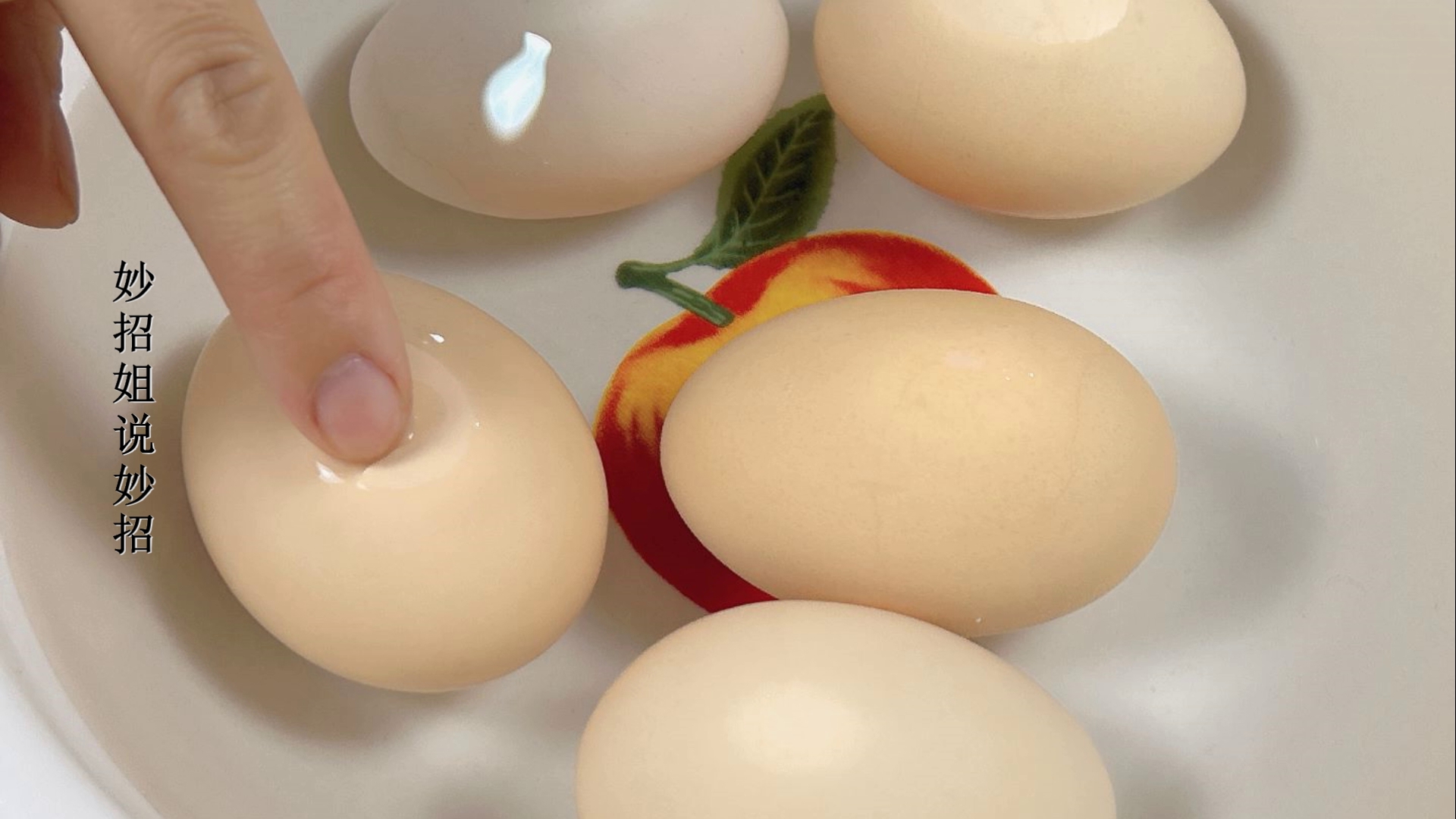 怎么煮鸡蛋让蛋壳变得很硬,怎么煮鸡蛋鸡蛋不破壳