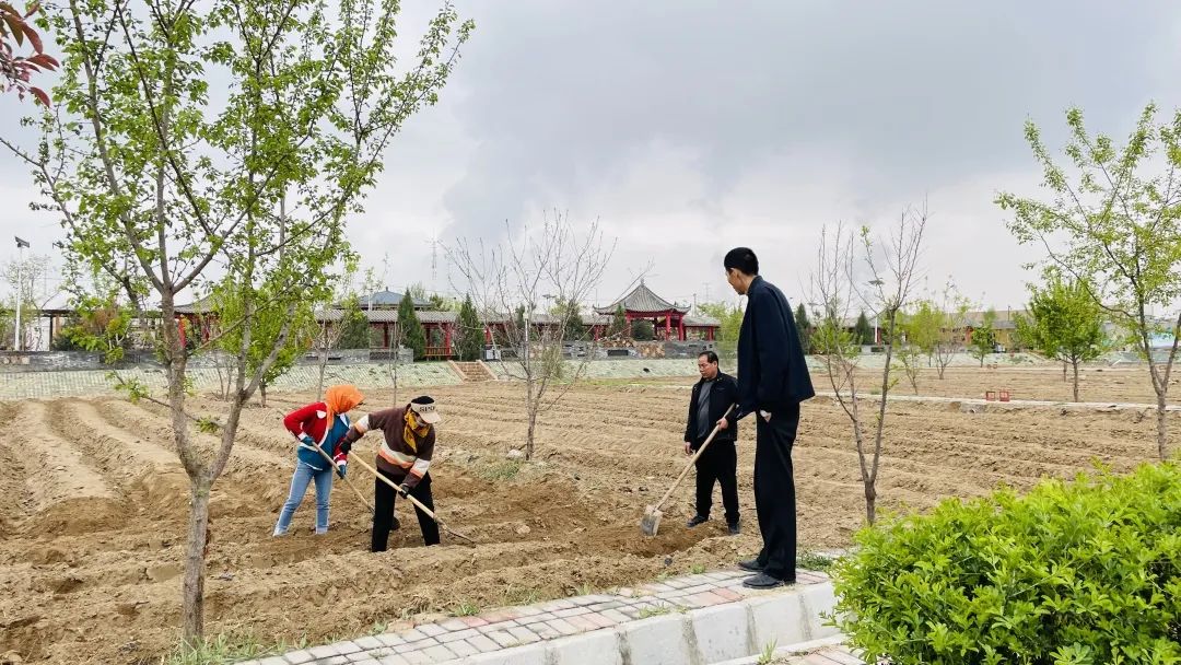 瀹佸崰蹇犳氮瀛愬洖澶翠粖鎴愯嚧瀵屽甫澶翠汉,鏋椾害鍕ゆ氮瀛愬洖澶村涓婅劚璐嚧瀵岃矾