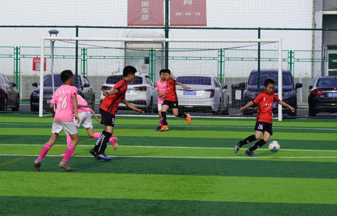 2023年“奔跑吧·少年”石景山区青少年足球比赛热烈举办