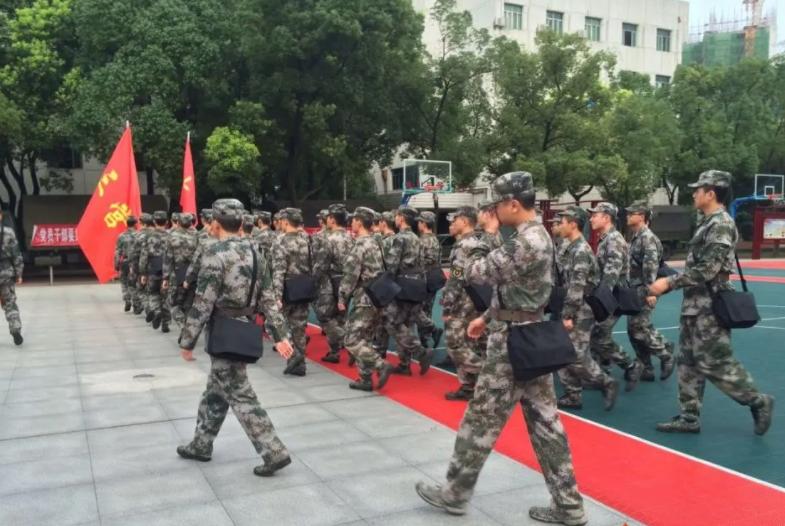 河南8岁神童何雪豪被军校录取,中国神童何雪豪现在什么军衔