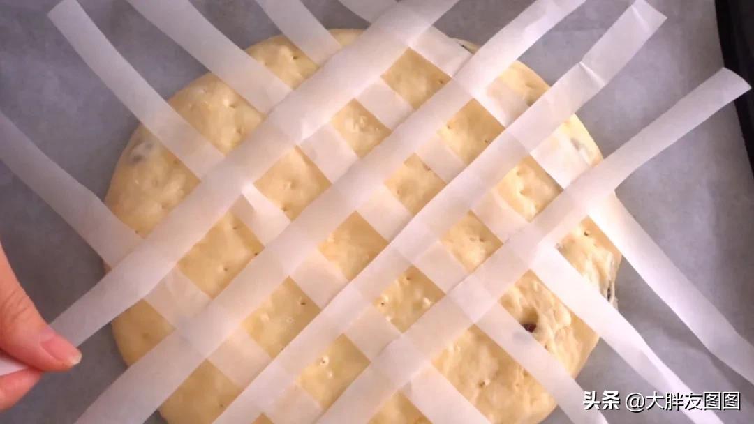 高筋面粉做面包不用厨师机,没有厨师机怎么做全麦面包