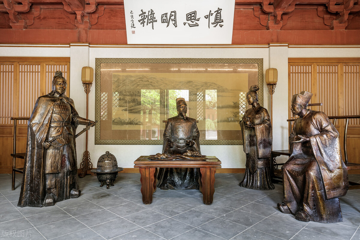 官场被贬心情悲哀的诗句,被贬失意古诗