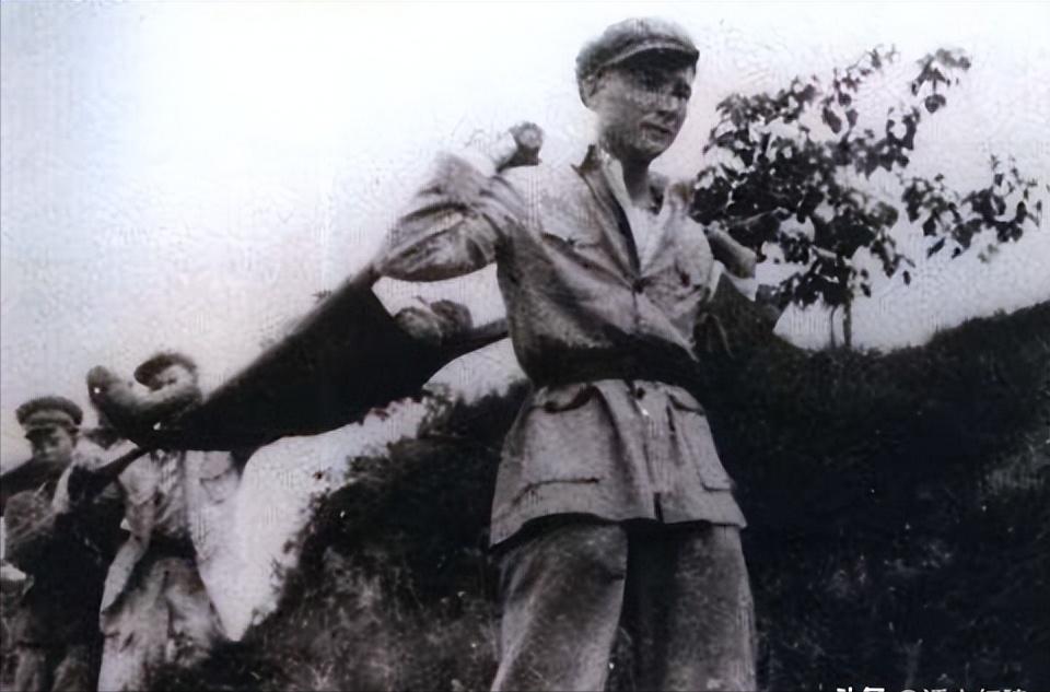 75年向守志突然接到一个电话：叶帅说了，明天去二炮上班当司令员