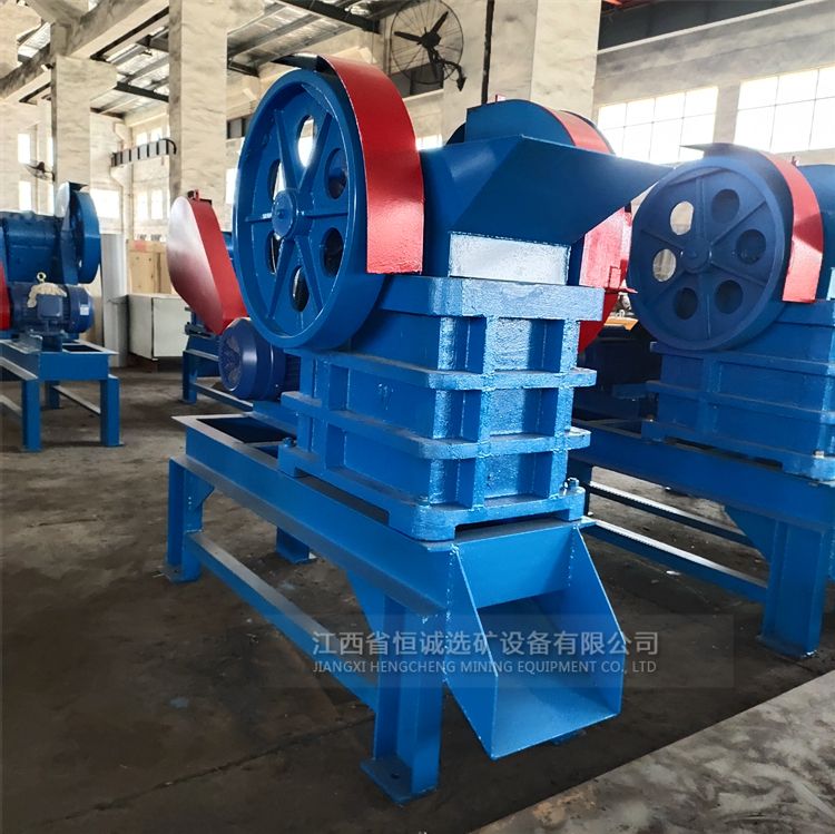 鄂式破碎机易损件,鄂破碎石机易坏部件