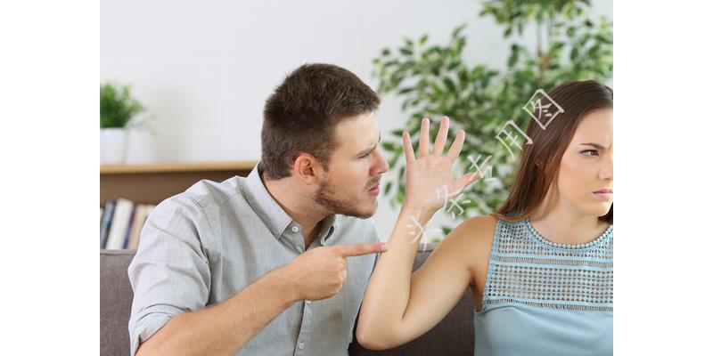 跟亲家旅游回来，碰巧更换相似微信头像，我收到一条儿媳发错语音