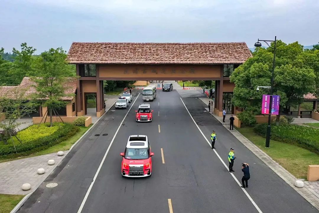 蝉联销冠，安聪慧吐露心声：极氪不快也不完美