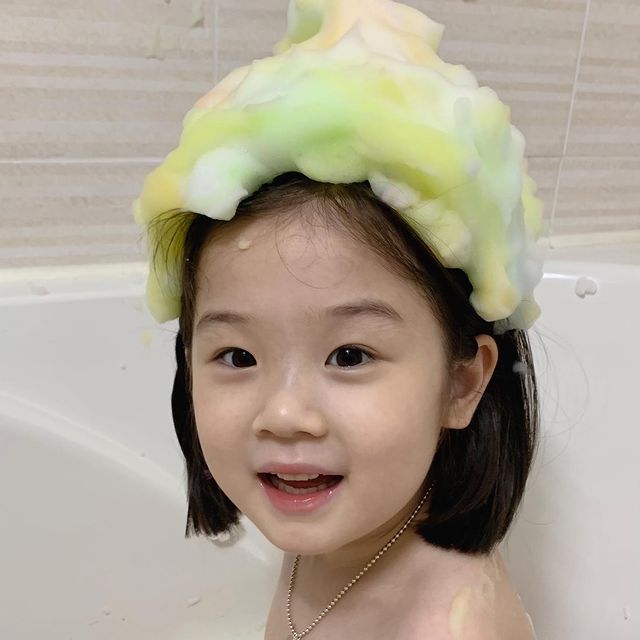 最近超火的可爱小女孩表情包,小女孩可爱萌表情包