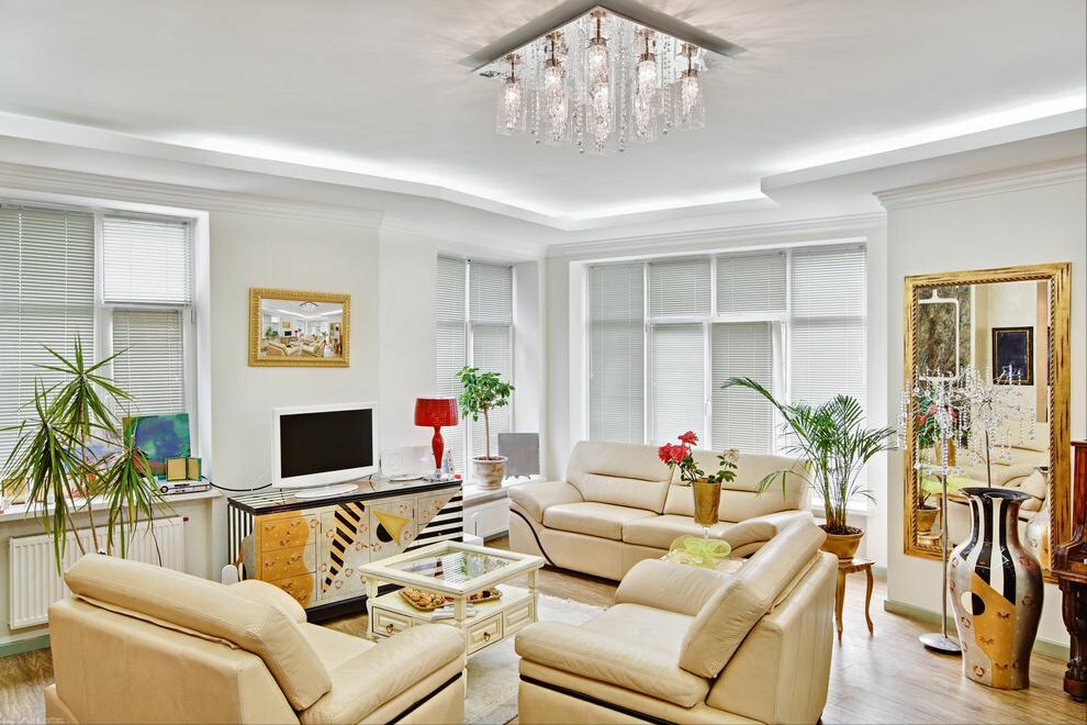 43岁的慕兰保姆,保姆慕兰月薪一万深圳打工