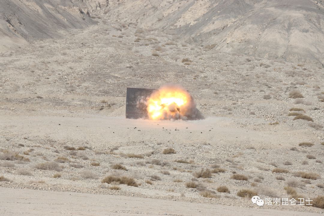 原声感受高原火器实弹射击,新战友的第一次400米障碍