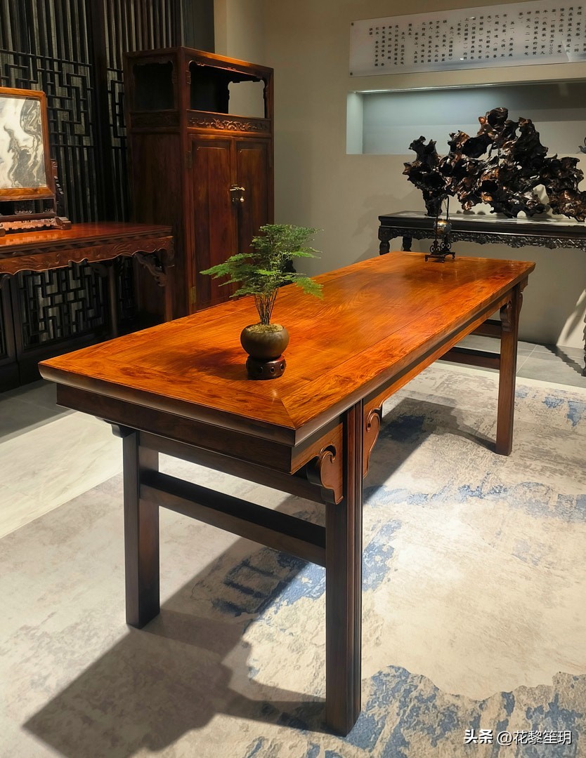 明式黄花梨书房大画案,明黄花梨夹头榫画案