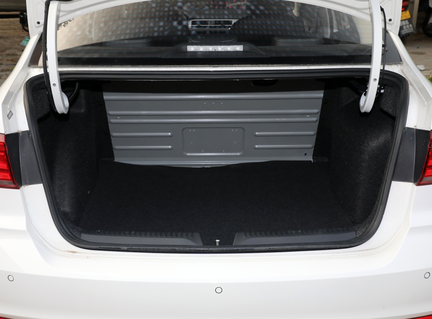 12万左右的桑塔纳,6万块的桑塔纳适合买吗