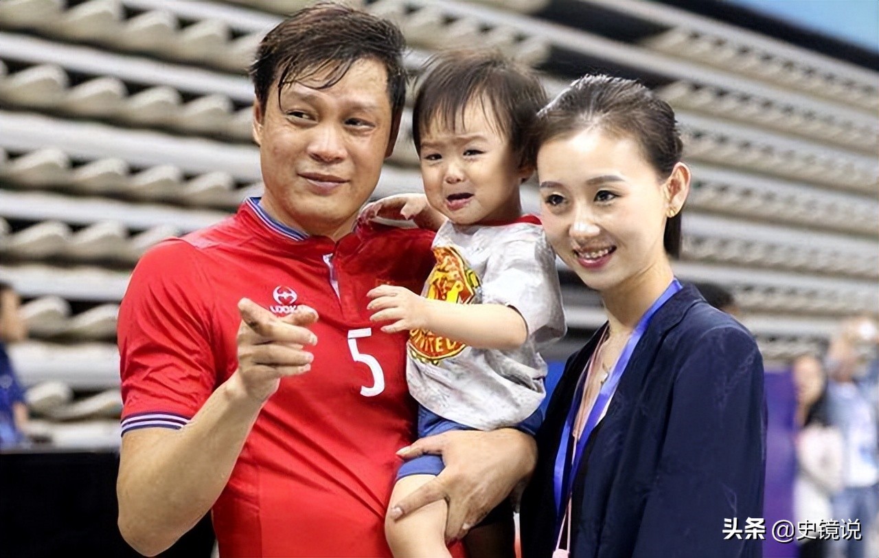 中国足球明星范志毅女儿,范志毅带小女儿踢球