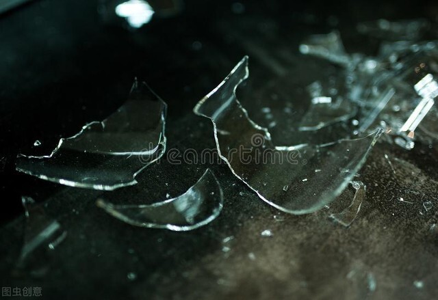 玻璃杯装开水裂开,如何让玻璃杯装热水不裂开