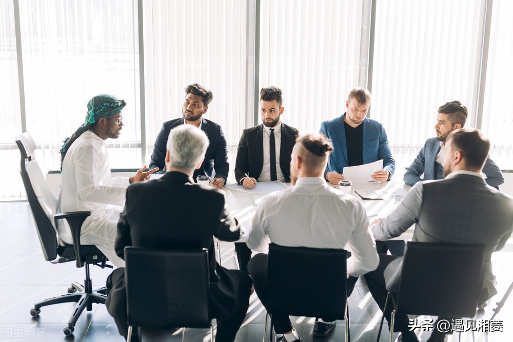 乡镇创业模范20年前为了一个大单，花5000块去夜总会找了一个助理