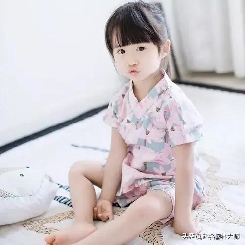 李姓女孩名字大全100分洋气有涵养,女孩一个字有涵养伶俐的名字