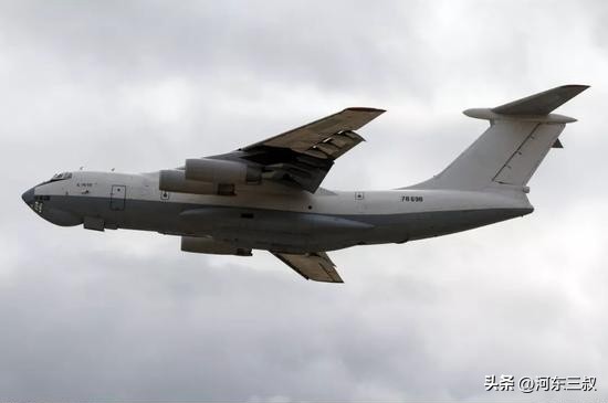 伊尔76民用运输机,伊尔76运20起飞