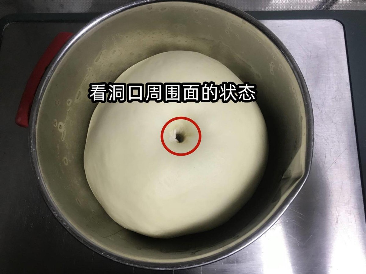 蒸馒头怎么判断面粉湿度,做馒头如何判断面团发酵好