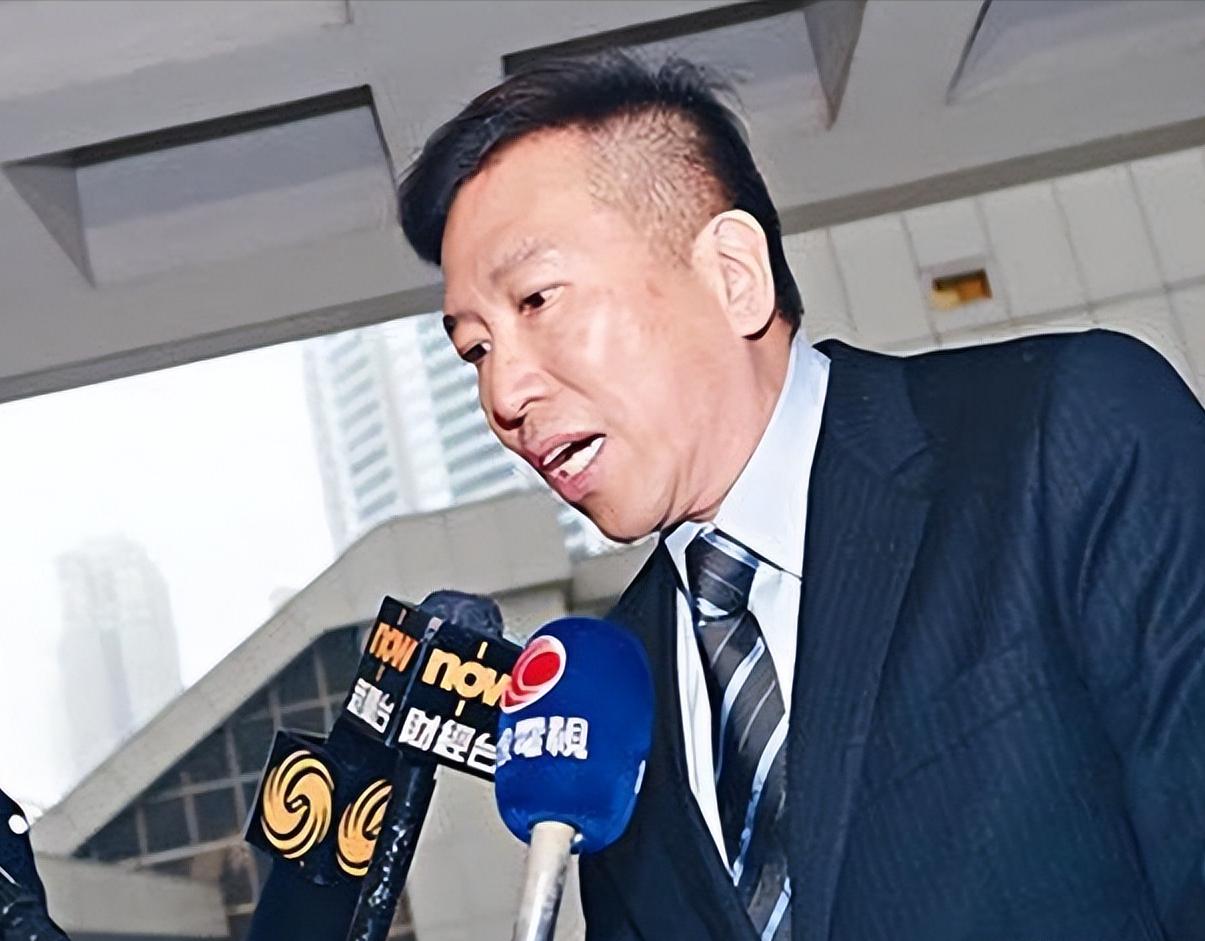 香港富婆60岁扎双马尾，只为等被绑丈夫，死后800亿遗产无人继承