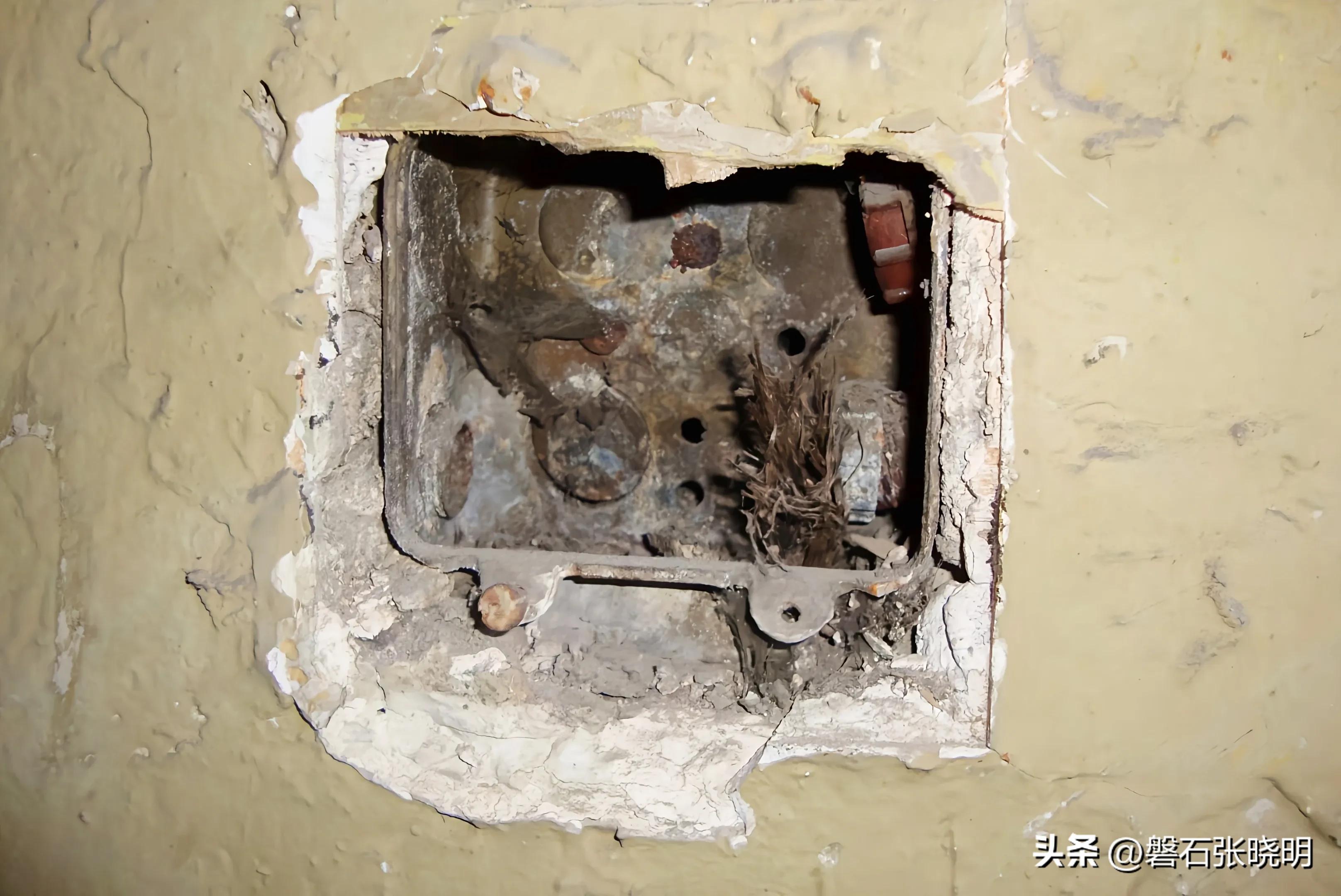 说说吉林省长春市大众剧场二零一零年五月二十三日拆扒时的景象