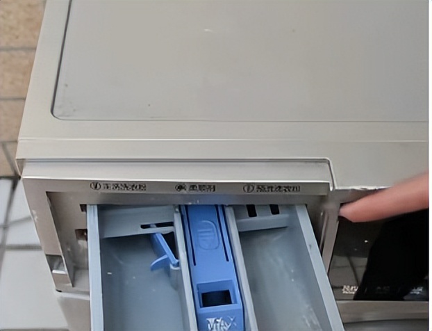 清理洗衣机异味最好方法,洗衣机又脏又臭该怎么清理呢