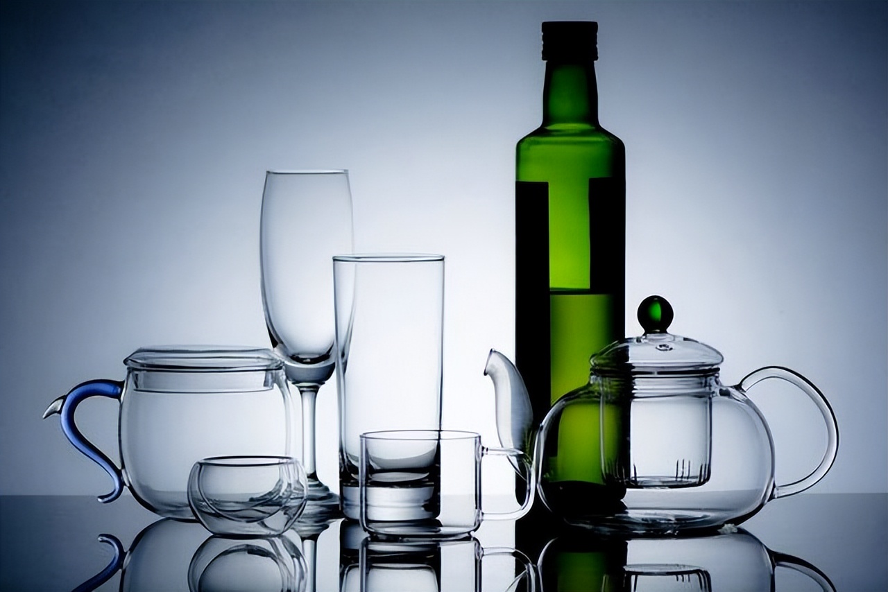 一个玻璃瓶在土底下几年才会消失,玻璃瓶在自然中多久消失