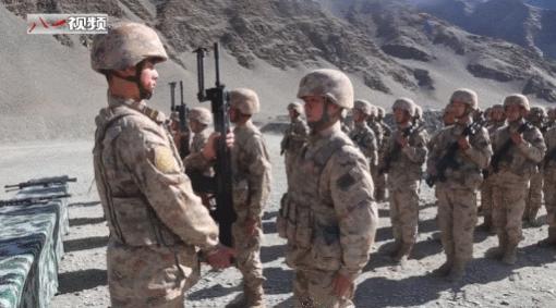 刚刚进队伍的新兵发武器吗,刚入伍的都配发什么枪