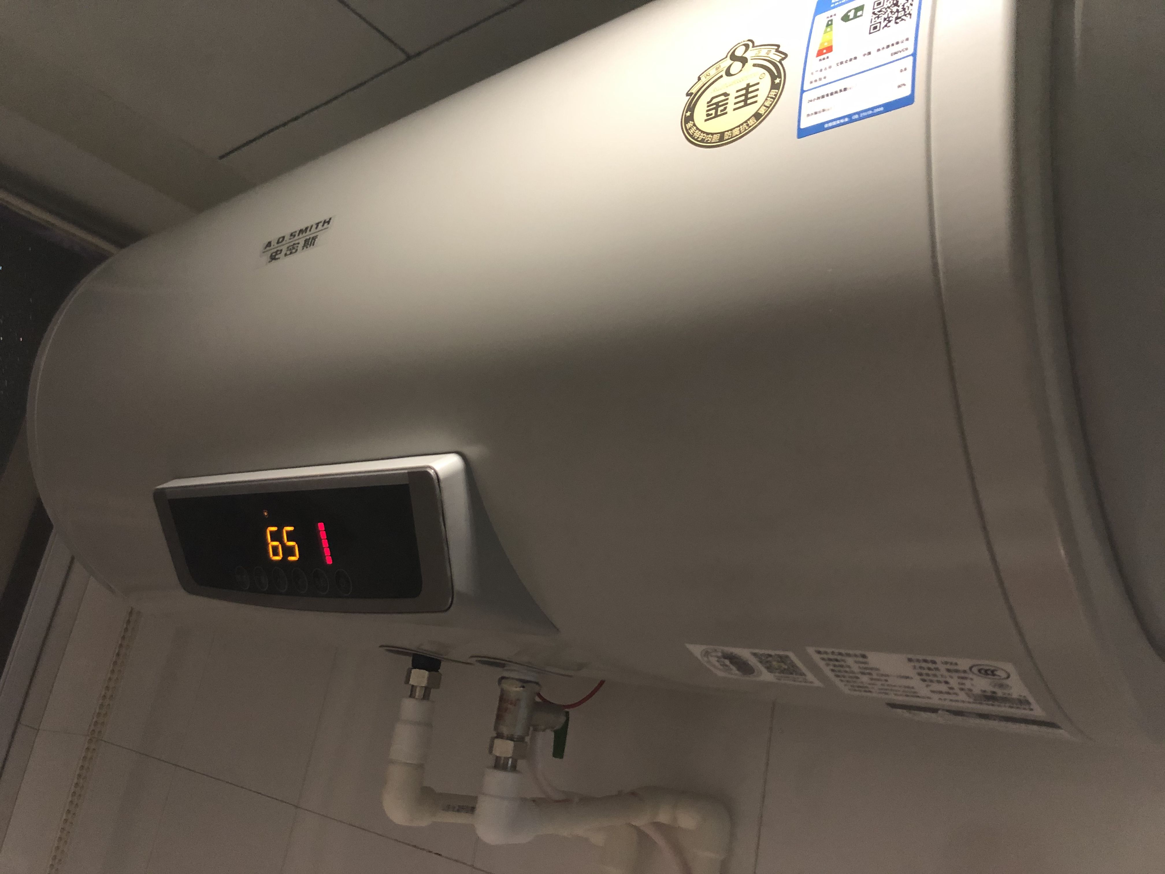 即热式热水器怎么选,家用热水器储水式和即热式哪个好