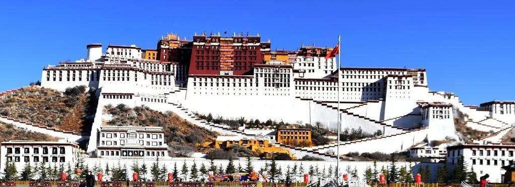 离天堂最近的地方是西藏,拉萨站在离天堂最近的地方