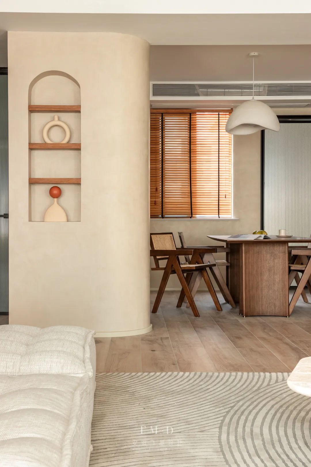 一对年轻夫妻的家，124㎡侘寂风，柔和自然，是多少人羡慕的生活