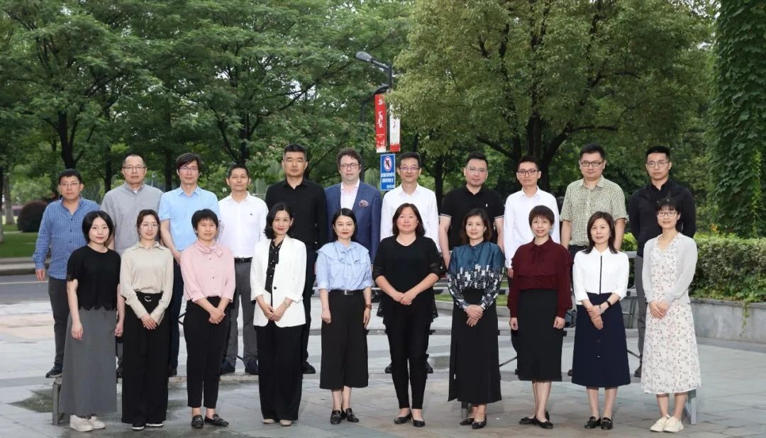 00后大学毕业最吃香的十大职业,大学毕业十大稳就业的职业