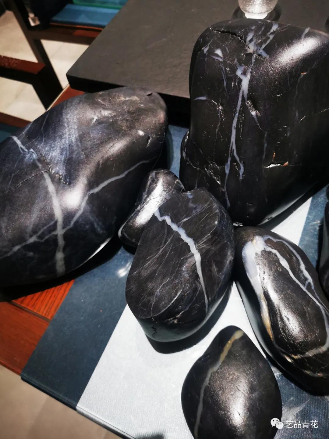 和田顶级青花籽料原石成交价格,青花玉籽料欣赏