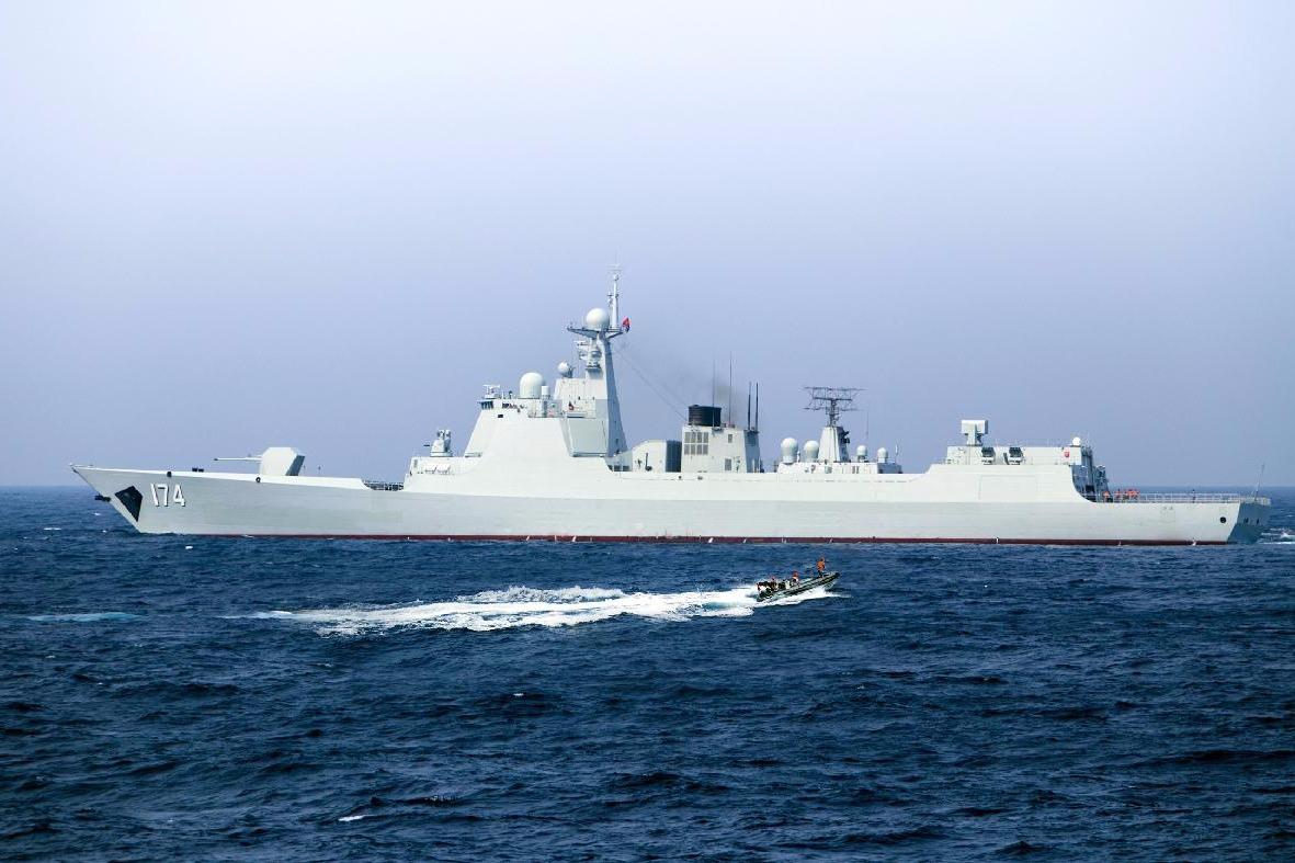 076搭配辽宁舰,076攻击舰和辽宁号尺寸对比