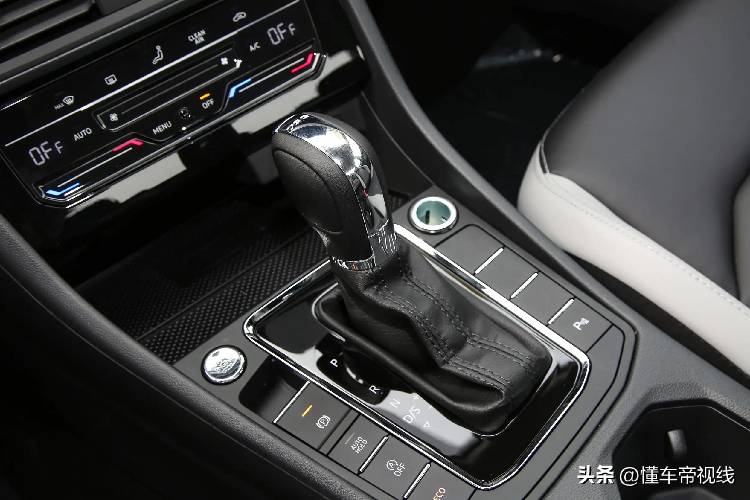 新款宝来2023款尊行版配置,大众宝来2021280tsi落地价黑色的