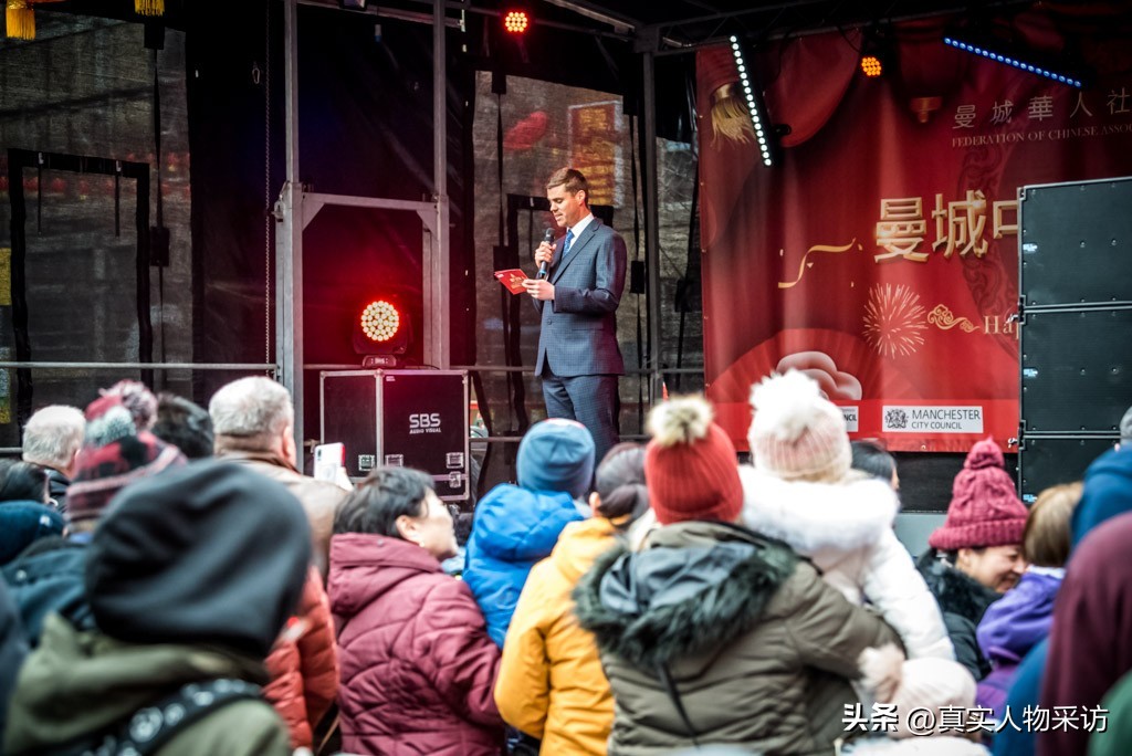 英国小伙来中国8年回自己国家,英国小伙来中国旅游原视频