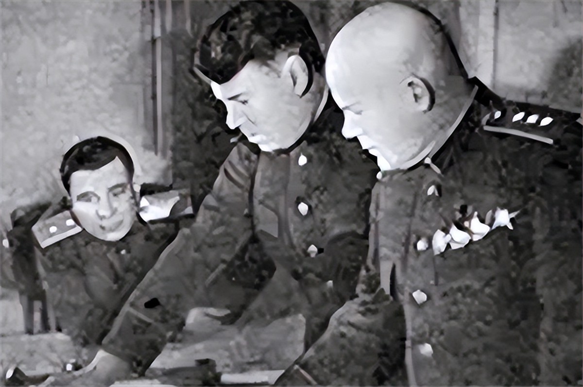 苏联飞行员驾机逃回祖国,苏联飞行员逃亡