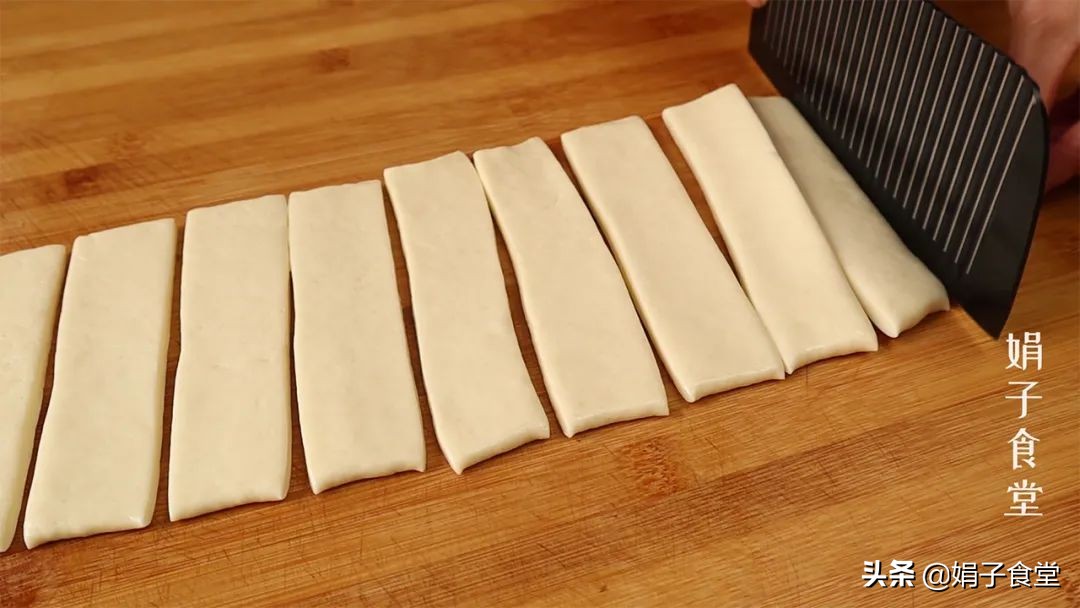 自制健康油条如何做,早餐油条制作方法少油