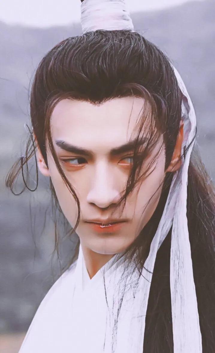 长月烬明杀青后罗云熙拍的什么戏,长月烬明罗云熙男二演技对比