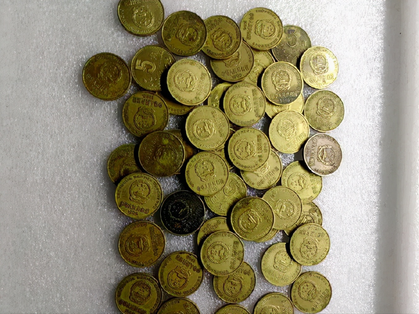 一枚五角硬币价值30000元以上,翻出一些钱币值钱吗