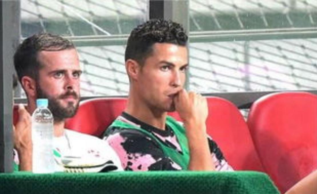 拒喝可乐有错？C罗缺战引韩国球迷怒喷：傲慢自大，梅西就不这样