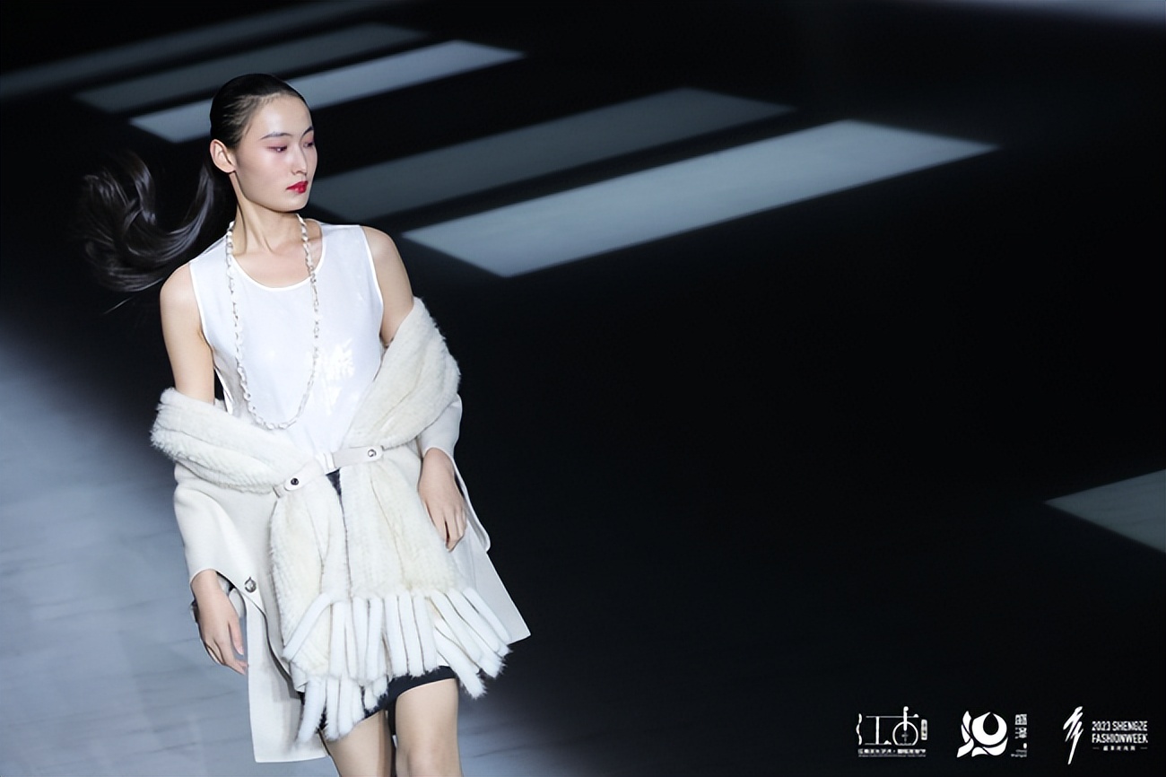 盛泽柳絮荷衣服饰坊,盛泽女装新款