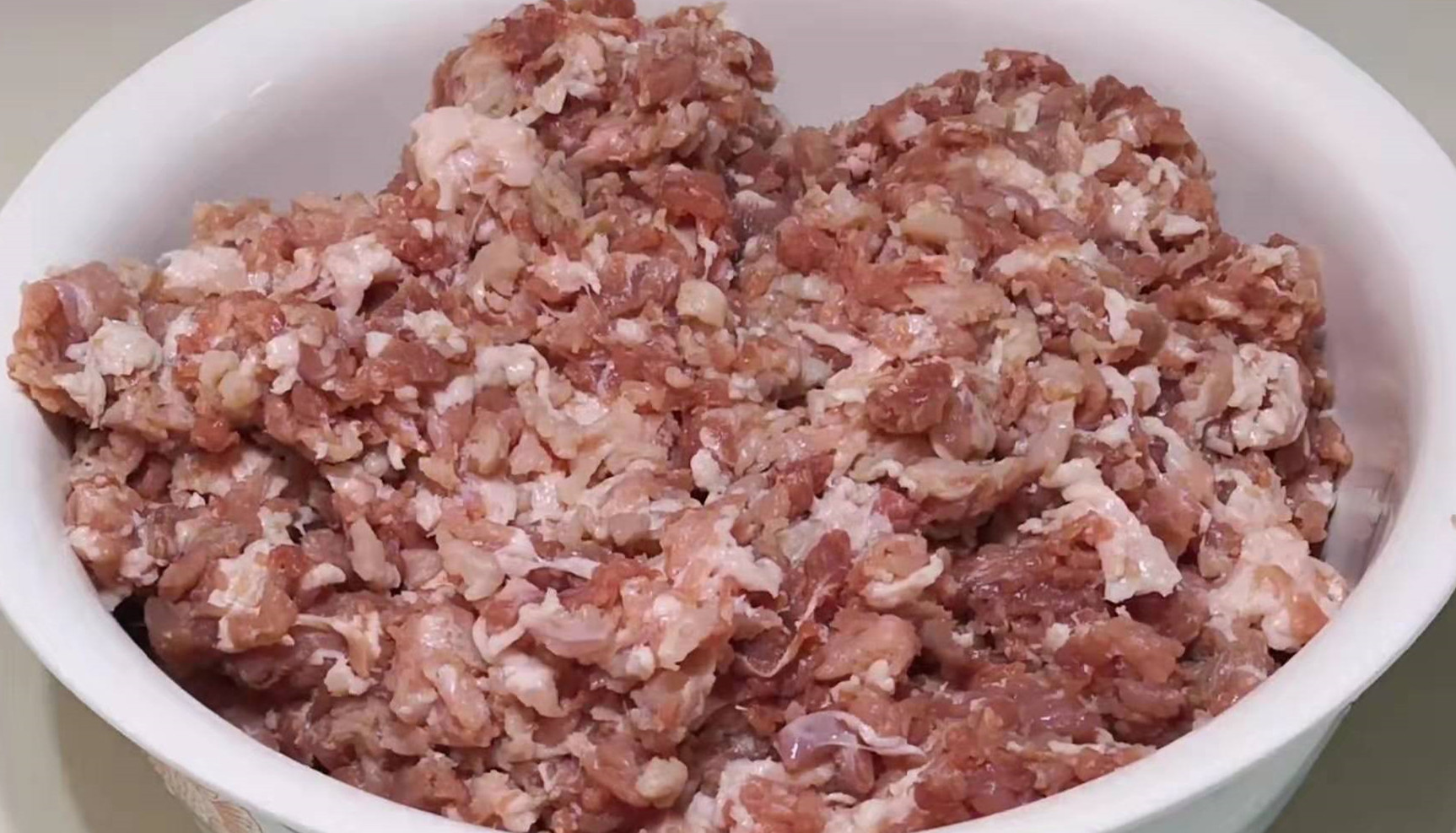 香肠灌好直接放冰箱风干好吗,自己家里腌制的香肠发霉了怎么办