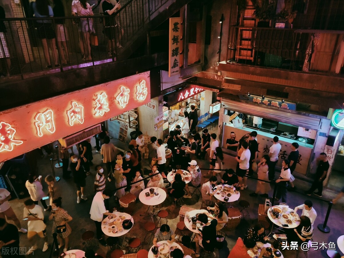 上班族转行做自媒体怎么办,记住最好别放弃工作来做自媒体