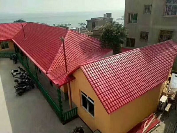 树脂瓦的缺陷有哪些,农村建房用琉璃瓦好还是树脂瓦好