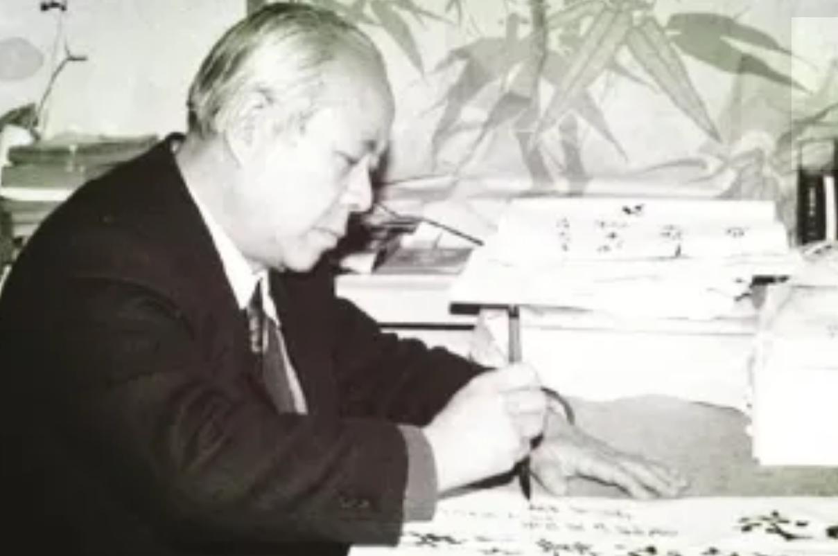 周而复参观*国靖**神社，回国后被开除*党**籍，16年后*纪委中**决定：平反