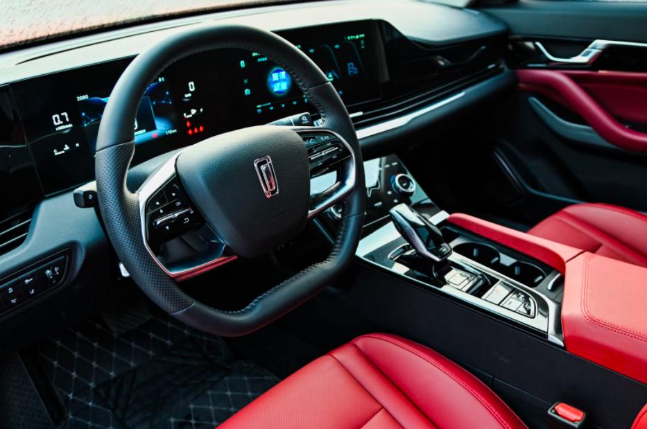 国潮奔腾b70,奔腾国潮运动汽车b70s