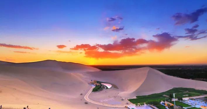 敦煌月牙泉镇最新规划,敦煌市鸣沙山月牙泉景区服务中心