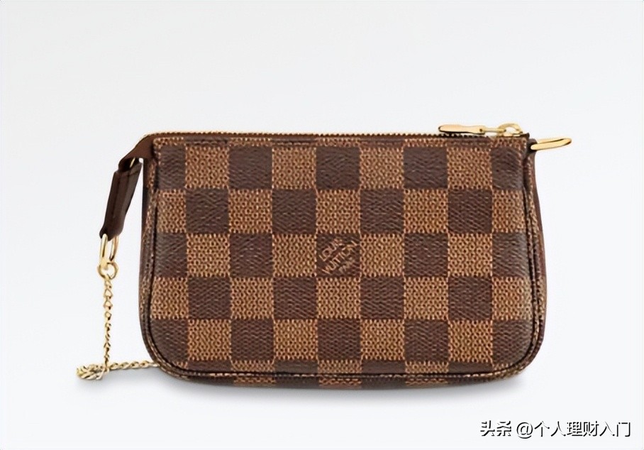 净资产1000万元以上的高净值家庭的女性，喜欢的奢侈品包包。